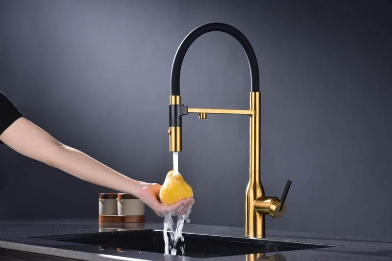 Смеситель для кухни Paulmark Ma213188-BG с подключением фильтра, брашированное золото Смеситель для кухни Paulmark Ma213188-BG с подключением фильтра, брашированное золото