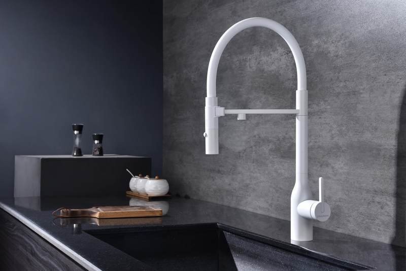 Смеситель для кухни Paulmark Ma213188-WH с подключением фильтра, белый Смеситель для кухни Paulmark Ma213188-WH с подключением фильтра, белый