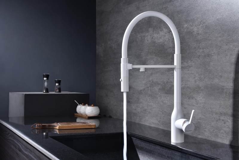 Смеситель для кухни Paulmark Ma213188-WH с подключением фильтра, белый Смеситель для кухни Paulmark Ma213188-WH с подключением фильтра, белый