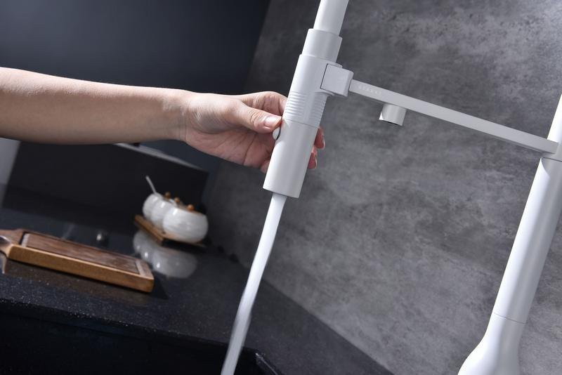 Смеситель для кухни Paulmark Ma213188-WH с подключением фильтра, белый Смеситель для кухни Paulmark Ma213188-WH с подключением фильтра, белый