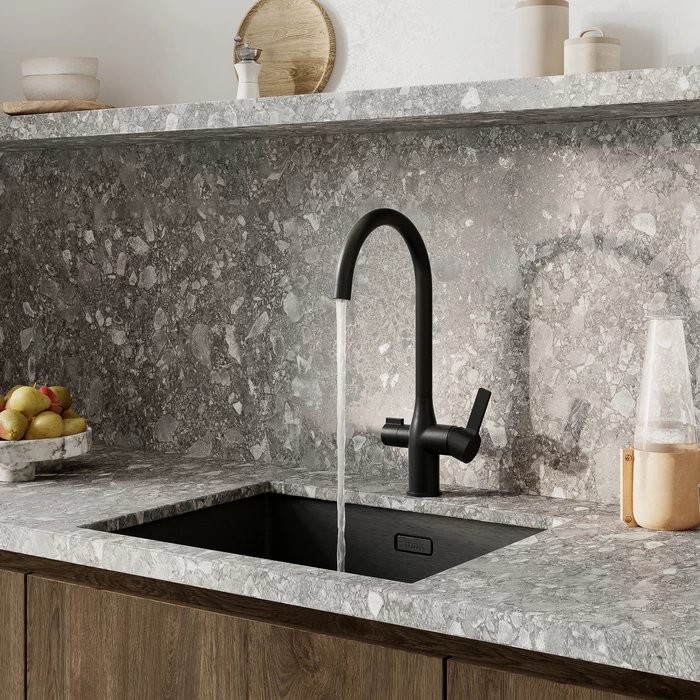 Смеситель для кухни Iddis Pure PURBLFJi05 с подключением фильтра, черный матовый Смеситель для кухни Iddis Pure PURBLFJi05 с подключением фильтра, черный матовый