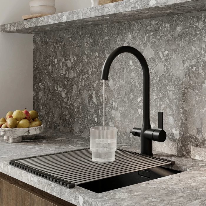 Смеситель для кухни Iddis Pure PURBLFJi05 с подключением фильтра, черный матовый Смеситель для кухни Iddis Pure PURBLFJi05 с подключением фильтра, черный матовый