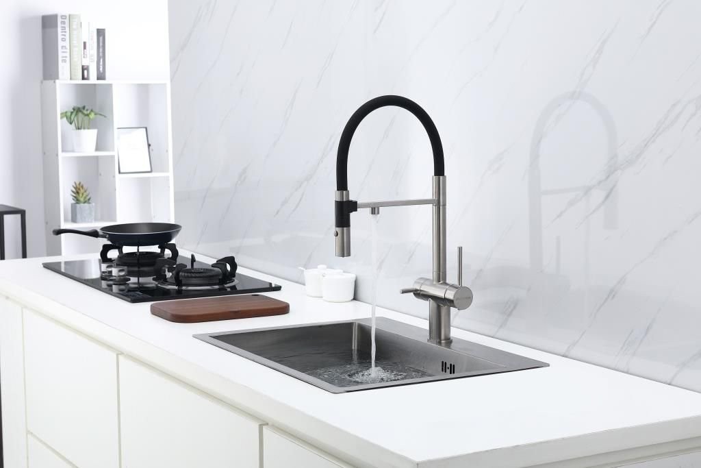 Смеситель для кухни PAULMARK Gravity Stärke Gr213888-BS нержавеющая сталь Смеситель для кухни PAULMARK Gravity Stärke Gr213888-BS нержавеющая сталь