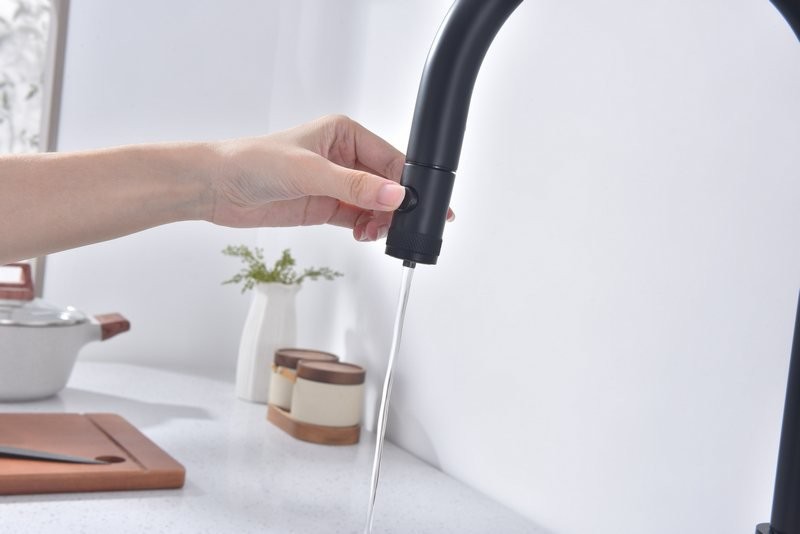 Смеситель для кухни Paulmark Galant Ga213077-GM с подключением фильтра, оружейная сталь Смеситель для кухни Paulmark Galant Ga213077-GM с подключением фильтра, оружейная сталь