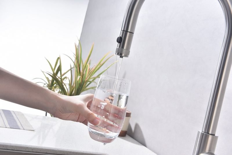 Смеситель для кухни Paulmark Galant Ga213077-BS с подключением фильтра, нержавеющая сталь Смеситель для кухни Paulmark Galant Ga213077-BS с подключением фильтра, нержавеющая сталь