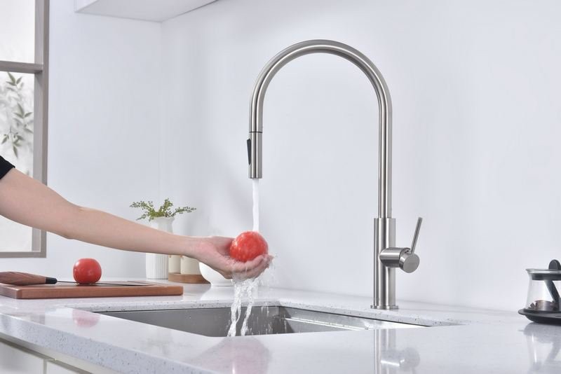 Смеситель для кухни Paulmark Senso Se215180-BS сталь Смеситель для кухни Paulmark Senso Se215180-BS сталь