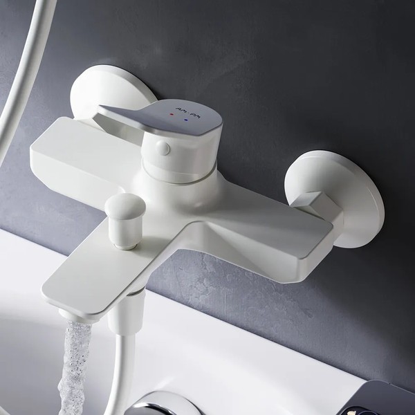 Смеситель AM.PM F88A10033 (белый) Смеситель AM.PM F88A10033 (белый)