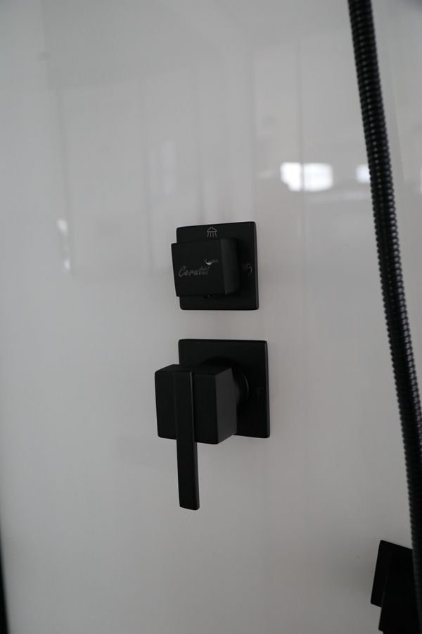 Душевая кабина CeruttiSpa VIVA91B 90х90 Душевая кабина CeruttiSpa VIVA91B 90х90