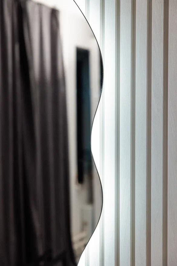 Зеркало Континент Phantom 60x110 ореольная подсветка, датчик движения Зеркало Континент Phantom 60x110 ореольная подсветка, датчик движения