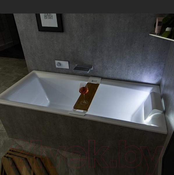 Ванна акриловая Riho Still Square Led 170 (с подголовником) Ванна акриловая Riho Still Square Led 170 (с подголовником)