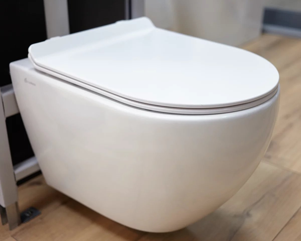Унитаз подвесной Caprigo Vittoria V-1003 36,5x50,5 сиденье Duroplast, микролифт, белый Унитаз подвесной Caprigo Vittoria V-1003 36,5x50,5 сиденье Duroplast, микролифт, белый