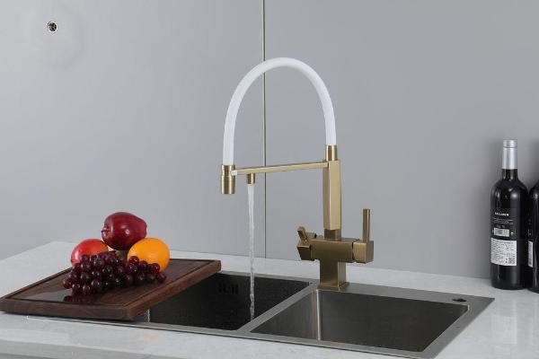 Смеситель Gappo G4395-53 (золотой) Смеситель Gappo G4395-53 (золотой)