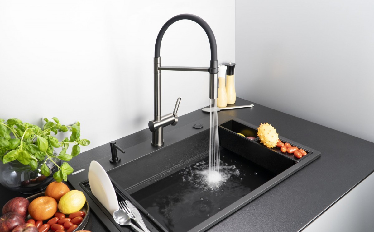 Смеситель для кухни Deante MAGNETIC NERO BRM-N72M 2 вида струй, чёрный Смеситель для кухни Deante MAGNETIC NERO BRM-N72M 2 вида струй, чёрный