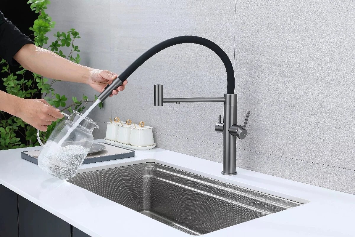 Смеситель для кухни Paulmark Nexus Ne213999-GM с подключением фильтра, оружейная сталь/черный Смеситель для кухни Paulmark Nexus Ne213999-GM с подключением фильтра, оружейная сталь/черный